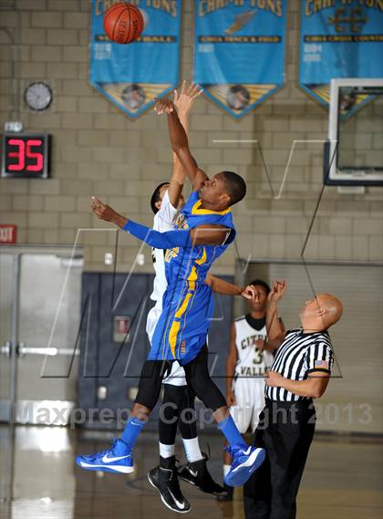 Thumbnail 2 in Bishop Amat vs. Citrus Valley (I Have a Dream Classic) photogallery.