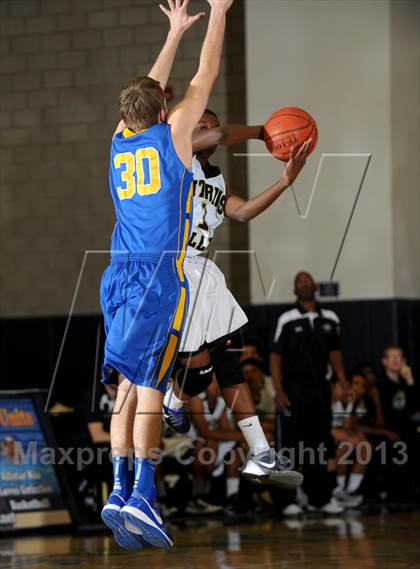 Thumbnail 1 in Bishop Amat vs. Citrus Valley (I Have a Dream Classic) photogallery.