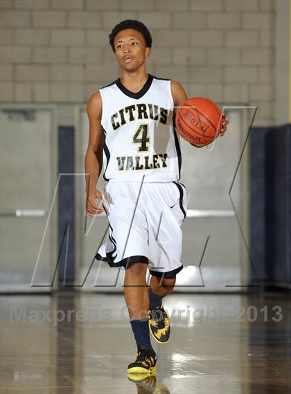 Thumbnail 2 in Bishop Amat vs. Citrus Valley (I Have a Dream Classic) photogallery.