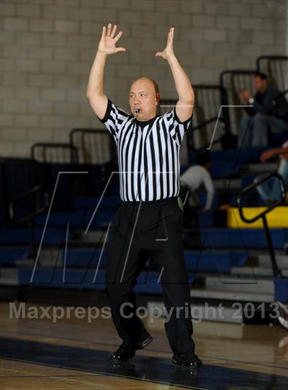 Thumbnail 3 in Bishop Amat vs. Citrus Valley (I Have a Dream Classic) photogallery.