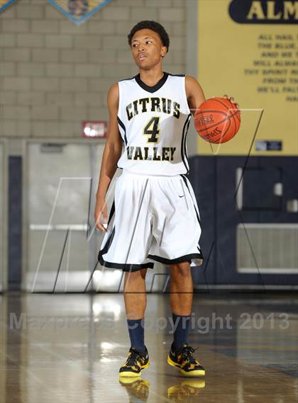 Thumbnail 3 in Bishop Amat vs. Citrus Valley (I Have a Dream Classic) photogallery.