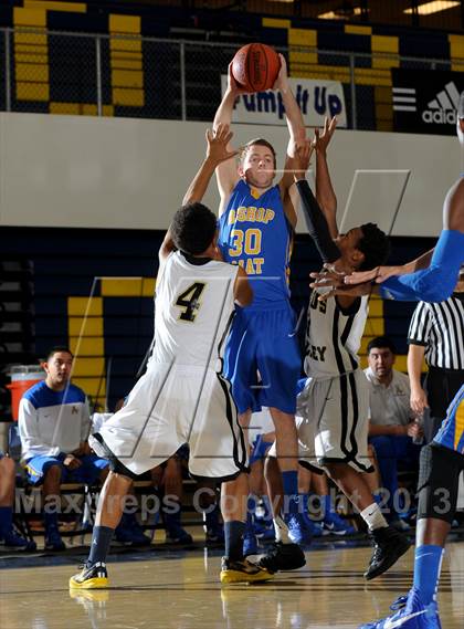 Thumbnail 3 in Bishop Amat vs. Citrus Valley (I Have a Dream Classic) photogallery.