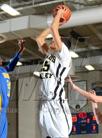Thumbnail 3 in Bishop Amat vs. Citrus Valley (I Have a Dream Classic) photogallery.