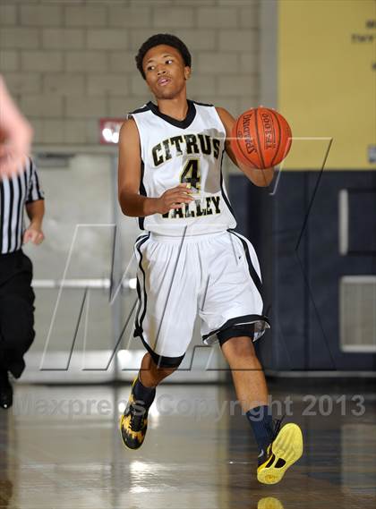 Thumbnail 3 in Bishop Amat vs. Citrus Valley (I Have a Dream Classic) photogallery.