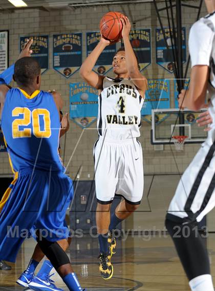 Thumbnail 1 in Bishop Amat vs. Citrus Valley (I Have a Dream Classic) photogallery.