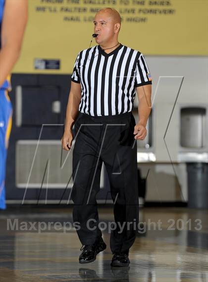 Thumbnail 2 in Bishop Amat vs. Citrus Valley (I Have a Dream Classic) photogallery.