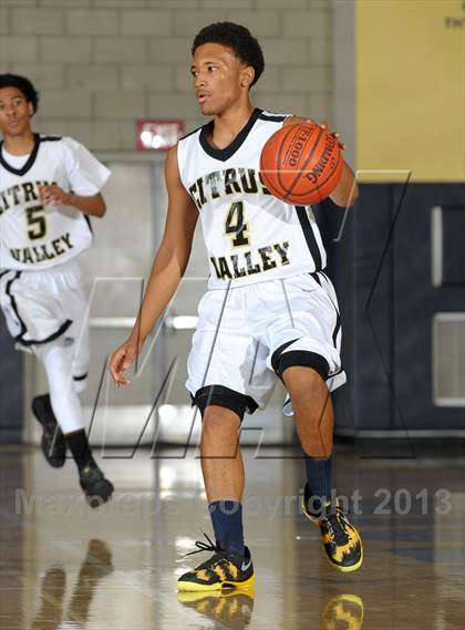 Thumbnail 3 in Bishop Amat vs. Citrus Valley (I Have a Dream Classic) photogallery.