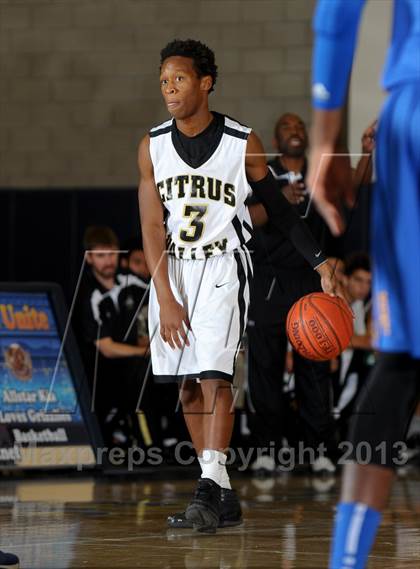 Thumbnail 3 in Bishop Amat vs. Citrus Valley (I Have a Dream Classic) photogallery.