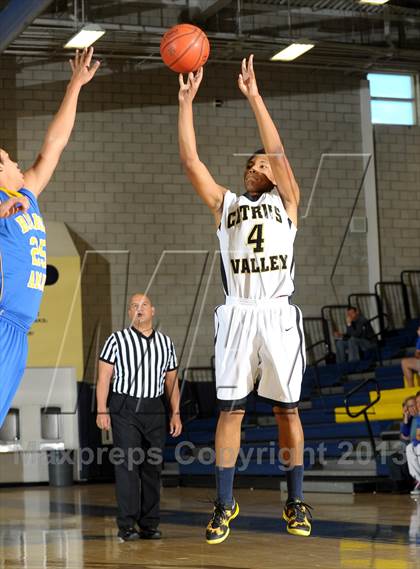 Thumbnail 2 in Bishop Amat vs. Citrus Valley (I Have a Dream Classic) photogallery.