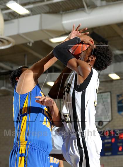 Thumbnail 2 in Bishop Amat vs. Citrus Valley (I Have a Dream Classic) photogallery.