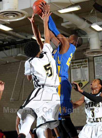 Thumbnail 1 in Bishop Amat vs. Citrus Valley (I Have a Dream Classic) photogallery.