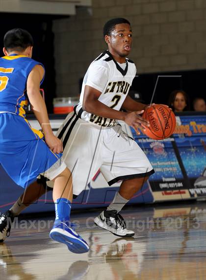 Thumbnail 3 in Bishop Amat vs. Citrus Valley (I Have a Dream Classic) photogallery.