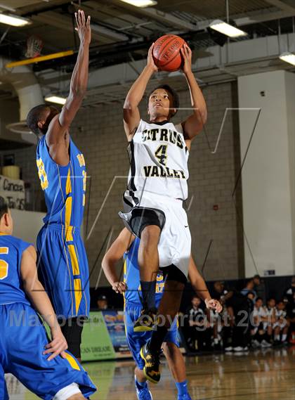 Thumbnail 2 in Bishop Amat vs. Citrus Valley (I Have a Dream Classic) photogallery.