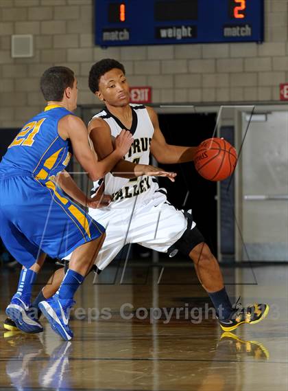Thumbnail 1 in Bishop Amat vs. Citrus Valley (I Have a Dream Classic) photogallery.