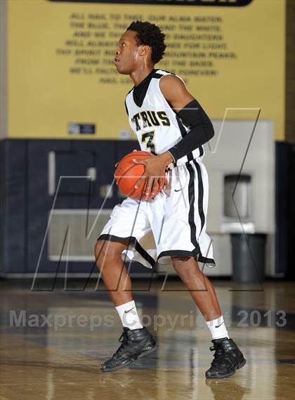 Thumbnail 3 in Bishop Amat vs. Citrus Valley (I Have a Dream Classic) photogallery.