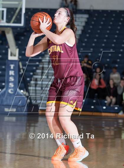 Thumbnail 1 in Central Regional vs Middletown South (WOBM Christmas Classic) photogallery.