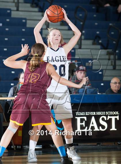 Thumbnail 1 in Central Regional vs Middletown South (WOBM Christmas Classic) photogallery.
