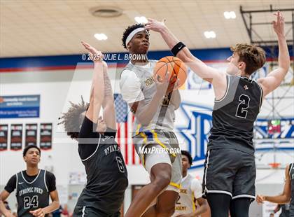 Thumbnail 2 in Montverde Academy vs Dynamic Prep (Chipotle Nationals Round 1) photogallery.
