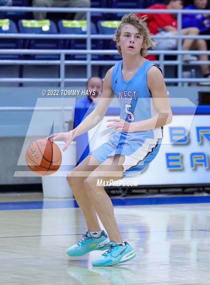 Thumbnail 2 in West Plains vs Ponder (Brock Showcase) photogallery.