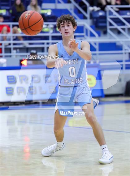 Thumbnail 2 in West Plains vs Ponder (Brock Showcase) photogallery.