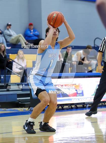 Thumbnail 1 in West Plains vs Ponder (Brock Showcase) photogallery.