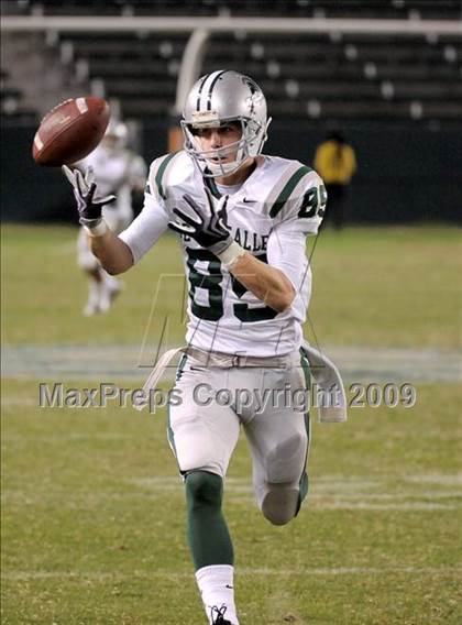 Thumbnail 2 in De La Salle vs. Crenshaw (CIF State Open Division Final) photogallery.
