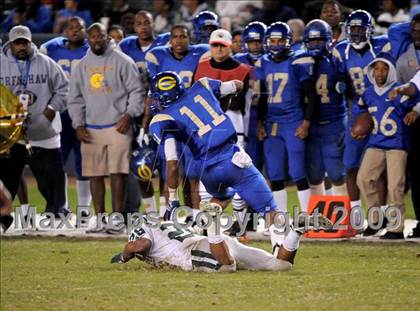 Thumbnail 2 in De La Salle vs. Crenshaw (CIF State Open Division Final) photogallery.