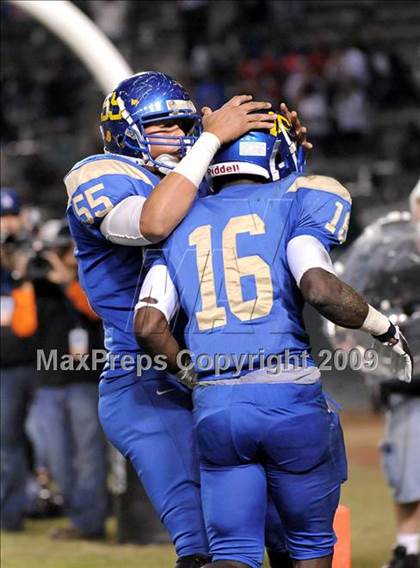 Thumbnail 3 in De La Salle vs. Crenshaw (CIF State Open Division Final) photogallery.