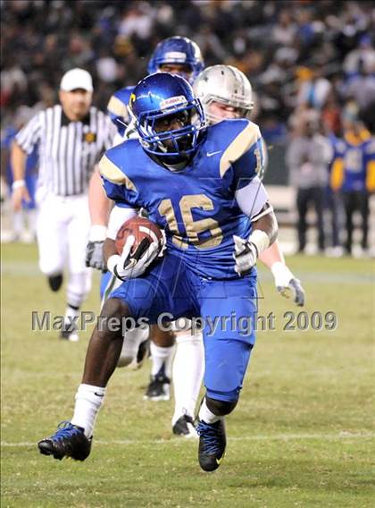 Thumbnail 2 in De La Salle vs. Crenshaw (CIF State Open Division Final) photogallery.