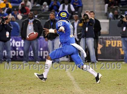 Thumbnail 3 in De La Salle vs. Crenshaw (CIF State Open Division Final) photogallery.