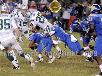 Thumbnail 2 in De La Salle vs. Crenshaw (CIF State Open Division Final) photogallery.