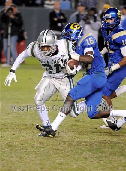 Thumbnail 2 in De La Salle vs. Crenshaw (CIF State Open Division Final) photogallery.