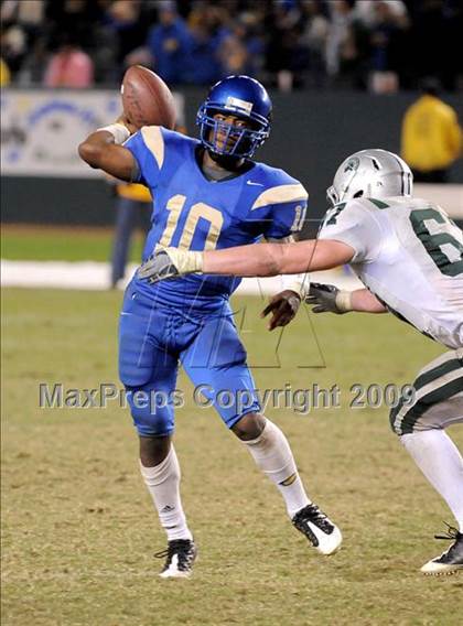 Thumbnail 1 in De La Salle vs. Crenshaw (CIF State Open Division Final) photogallery.
