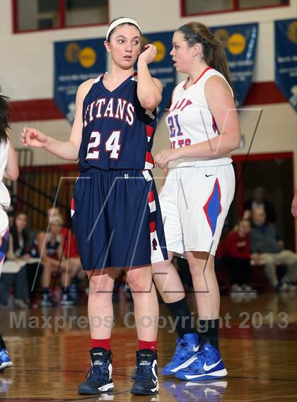 Thumbnail 2 in Chartiers Valley vs. Shaler Area (WPIAL Playoffs) photogallery.