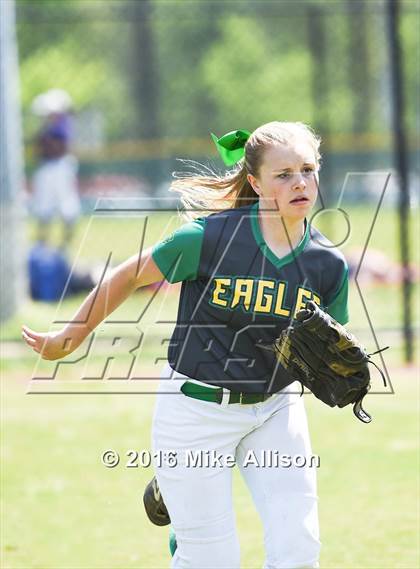 Thumbnail 3 in Baylor vs Rhea County photogallery.