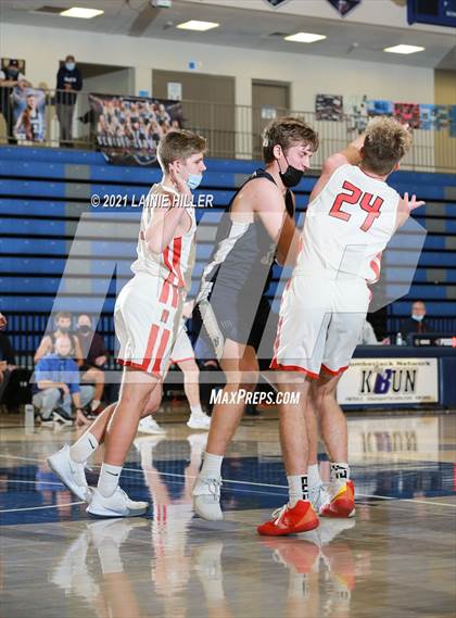 Thumbnail 3 in Rocori vs. Bemidji photogallery.