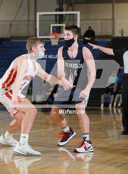 Thumbnail 3 in Rocori vs. Bemidji photogallery.