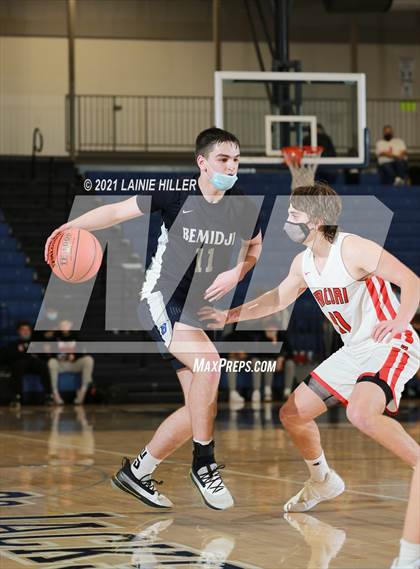Thumbnail 2 in Rocori vs. Bemidji photogallery.