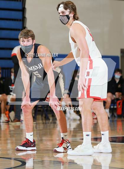 Thumbnail 2 in Rocori vs. Bemidji photogallery.