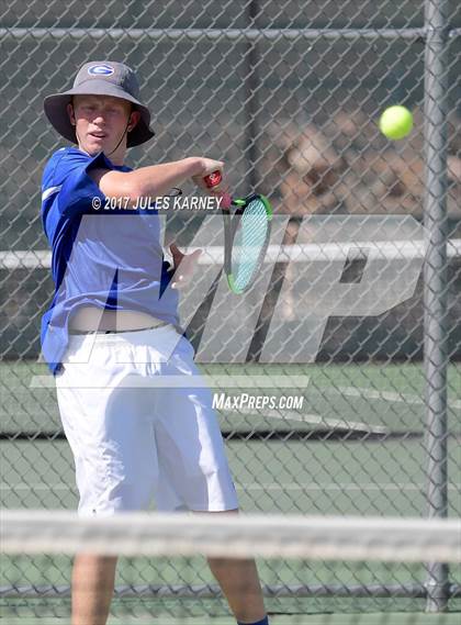 Thumbnail 3 in Bishop Gorman vs Spring Valley photogallery.