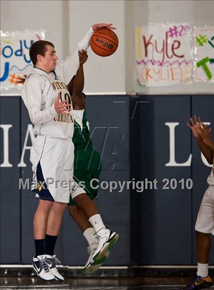 Thumbnail 1 in Fort Bend Baptist vs. Westbury Christian (TAPPS District 4-4A Basketball Tournament) photogallery.