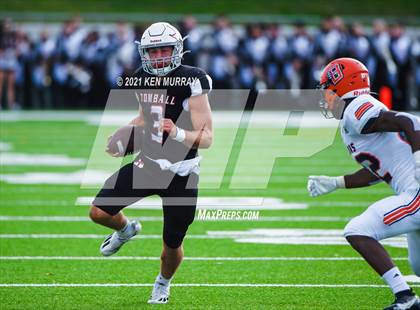 Thumbnail 2 in Bridgeland vs Tomball (6A Region II Area Playoff) photogallery.