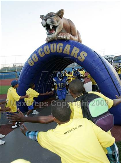 Thumbnail 1 in Lakewood @ Crenshaw photogallery.