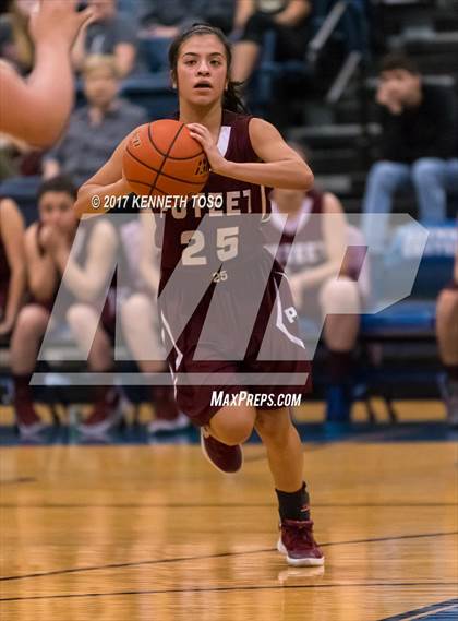 Thumbnail 3 in Devine vs. Poteet (UIL 4A Bi-District) photogallery.