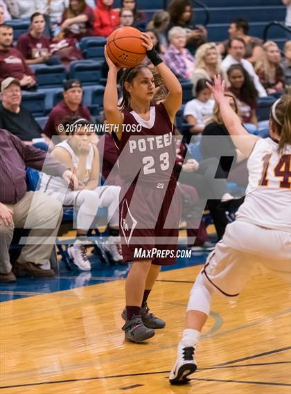 Thumbnail 1 in Devine vs. Poteet (UIL 4A Bi-District) photogallery.