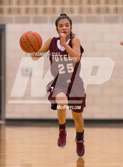 Thumbnail 2 in Devine vs. Poteet (UIL 4A Bi-District) photogallery.