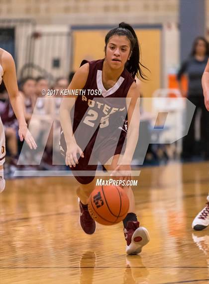 Thumbnail 2 in Devine vs. Poteet (UIL 4A Bi-District) photogallery.