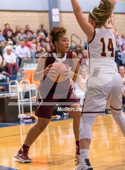 Thumbnail 2 in Devine vs. Poteet (UIL 4A Bi-District) photogallery.