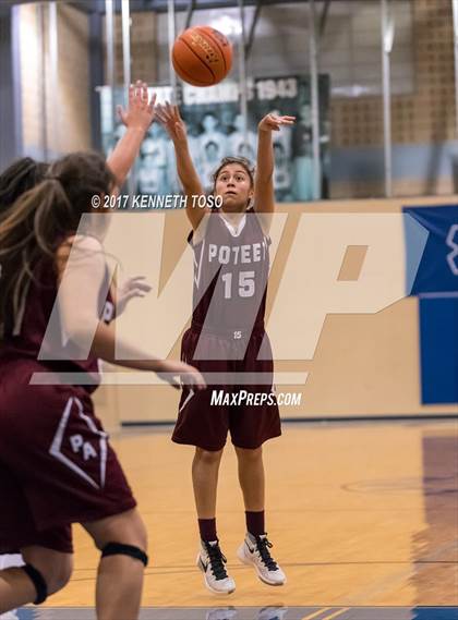 Thumbnail 2 in Devine vs. Poteet (UIL 4A Bi-District) photogallery.