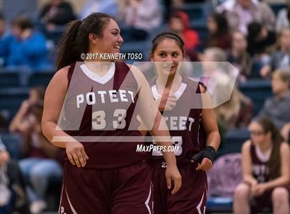 Thumbnail 2 in Devine vs. Poteet (UIL 4A Bi-District) photogallery.